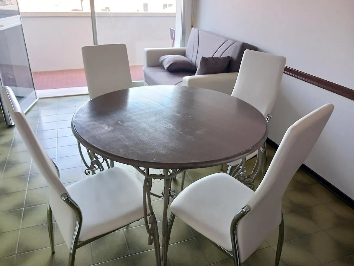 Alba Trilocale Vista Mare - 2 Camere Da Letto Riccione 0*,  Włochy